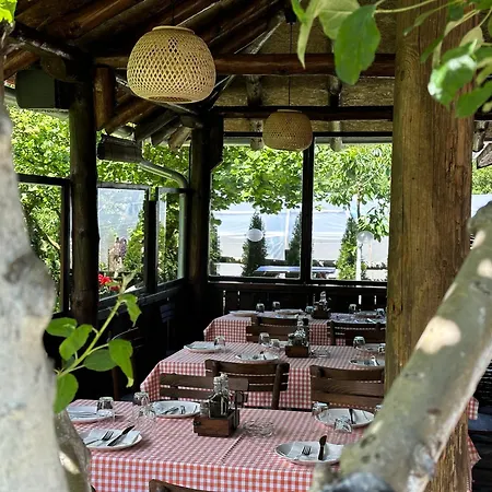 Alloggio per agriturismo Tosa *