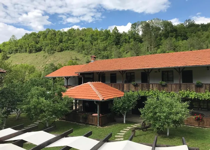 Κατάλυμα σε φάρμα Tosa Poganovo