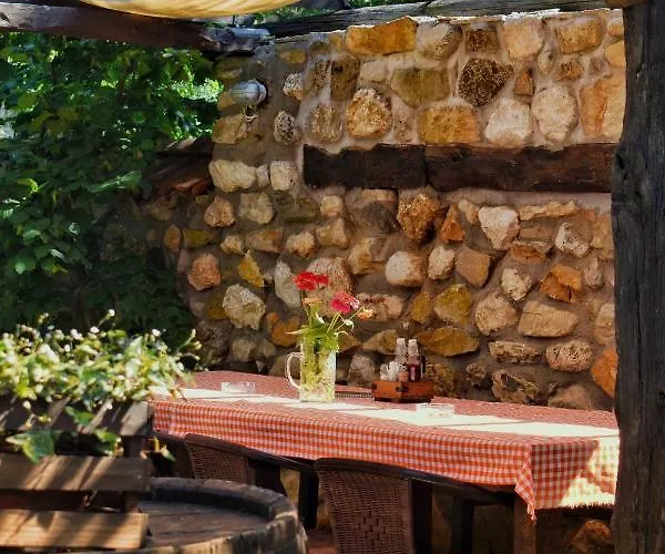 Κατάλυμα σε φάρμα Tosa *